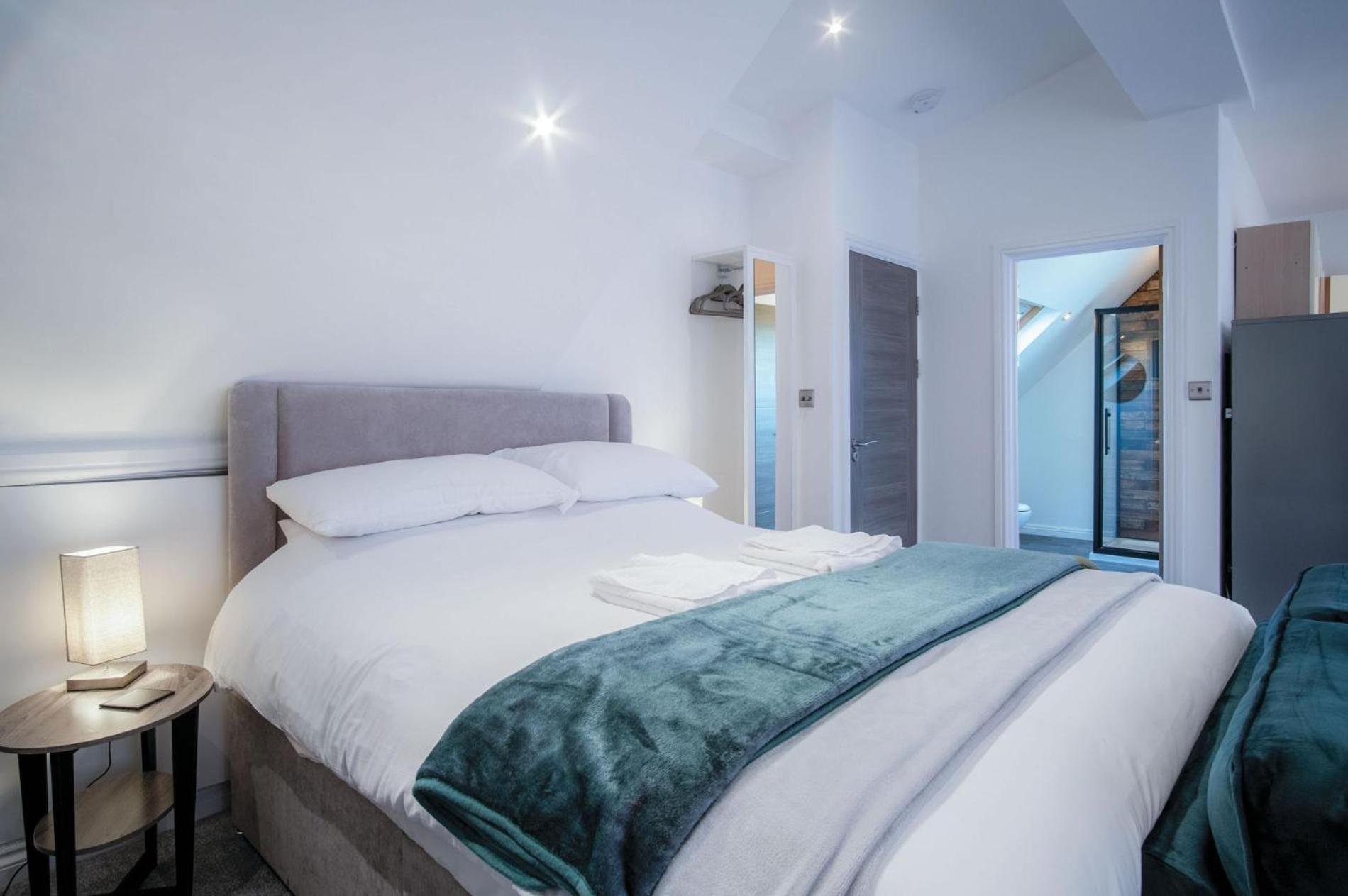 The Penthouse - 1 Bedroom Apartment - Ocean Breeze Port-Eynon Eksteriør bilde