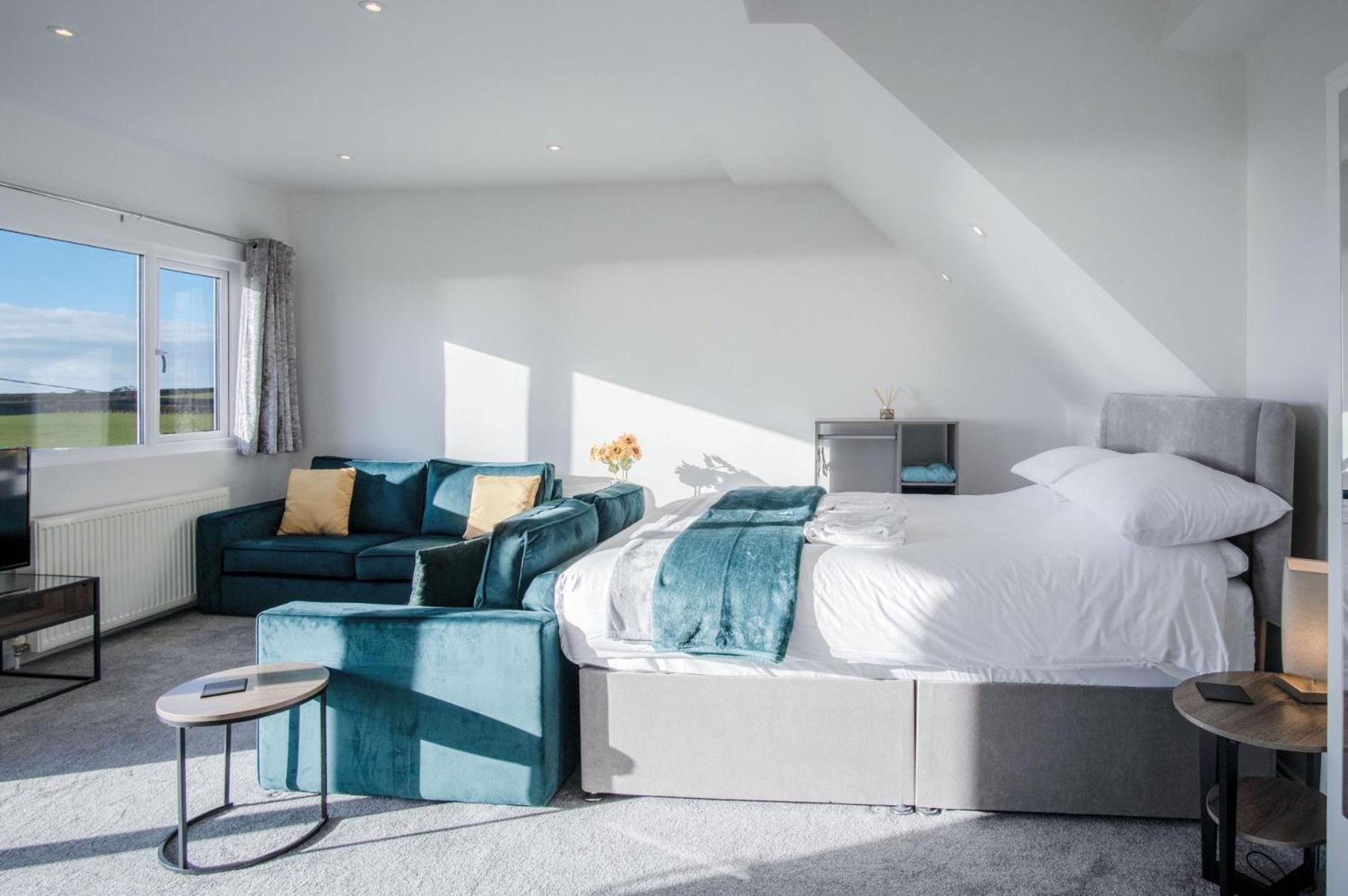 The Penthouse - 1 Bedroom Apartment - Ocean Breeze Port-Eynon Eksteriør bilde